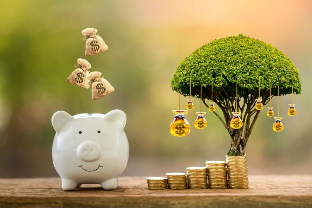 What are the risks of alternative investments?