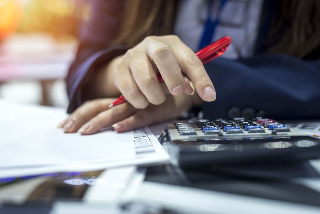 pros and cons of alternative investments